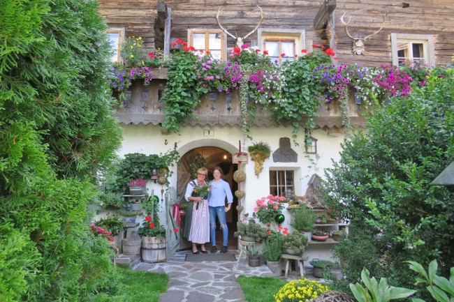 Gastgeberin Michaela und Enkelin Katharina