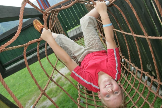 Auf dem Klettergerüst